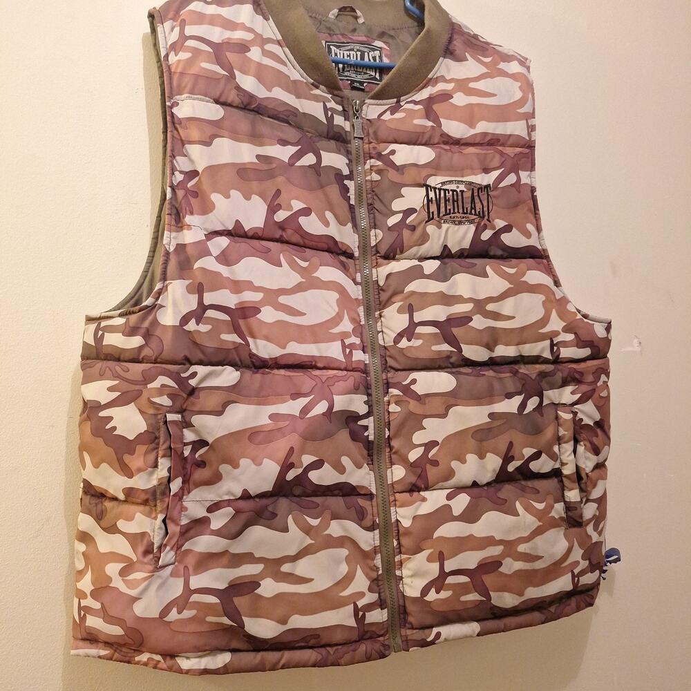 Everlast Puffer Vest Men’s XXL Brown Camouflage Chest Logo Back Side Logo Pocket
